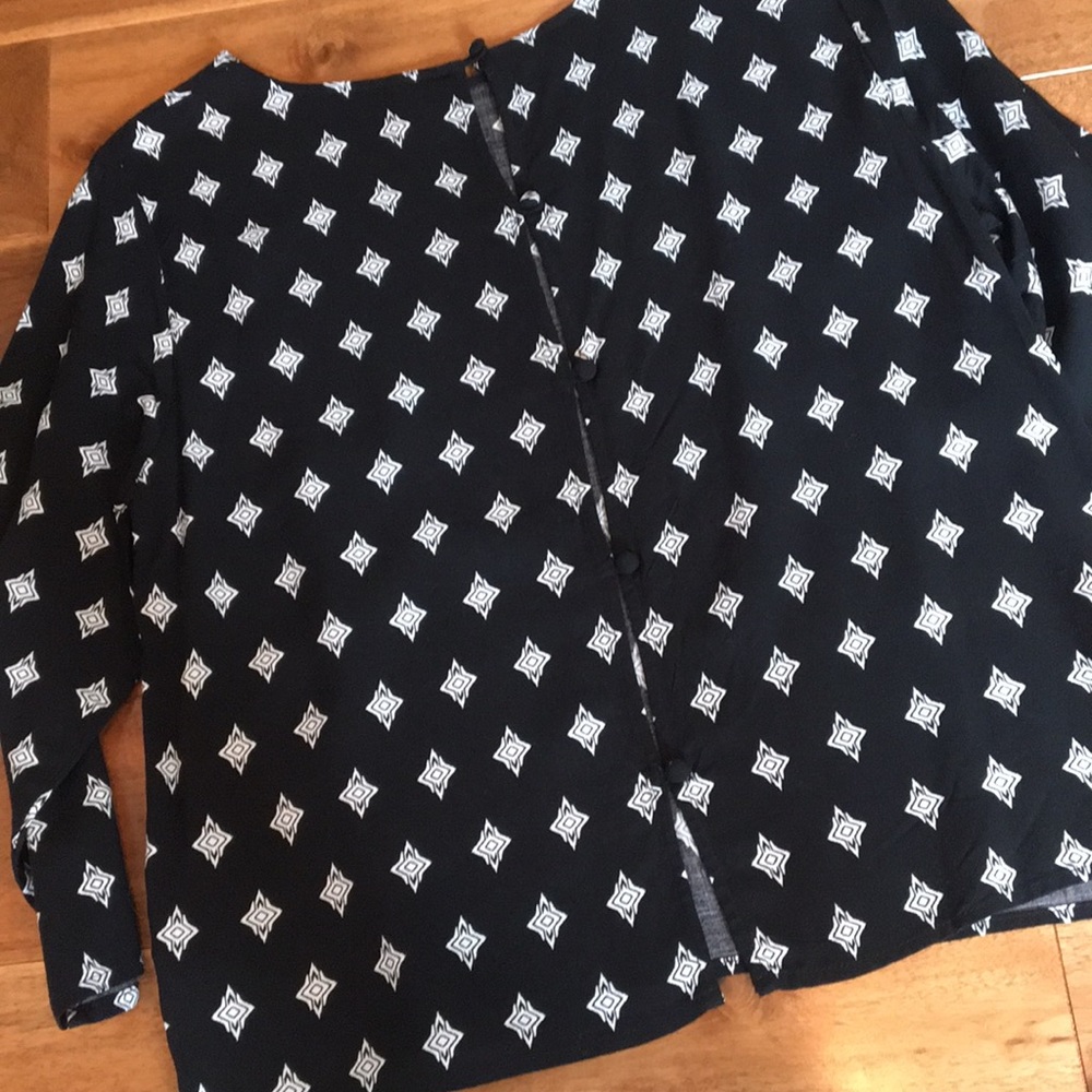 H&M Button Up Back Top - Picture 4 of 7